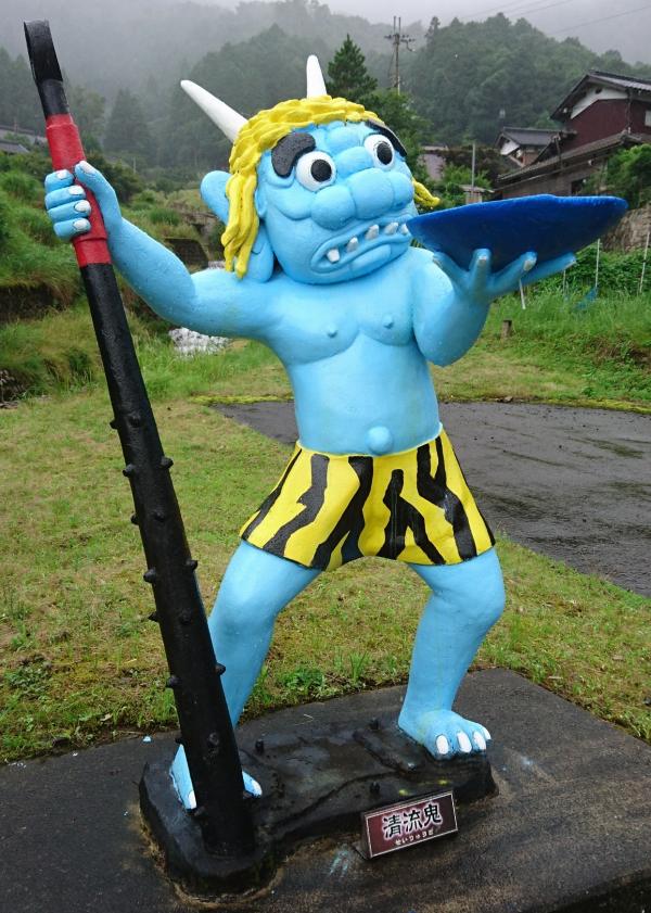 水色の鬼像の画像