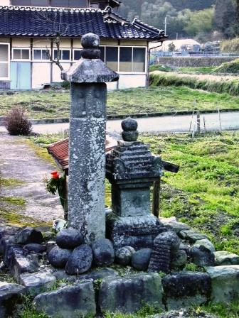 喜代見神社　宝篋印塔・六地蔵石幢の画像