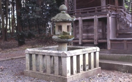 一宮神社　石燈籠の画像１