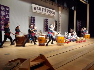 淑徳和太鼓部が太鼓の演奏をしている様子です