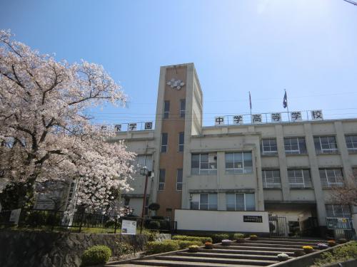 共栄高校の外観