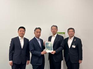 要望書手交 菅野主計官