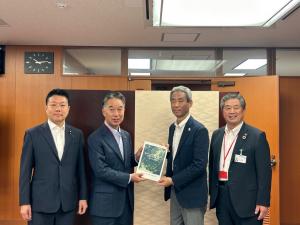 要望書手交 天河審議官
