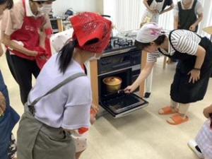 シフォンケーキが焼けたところ