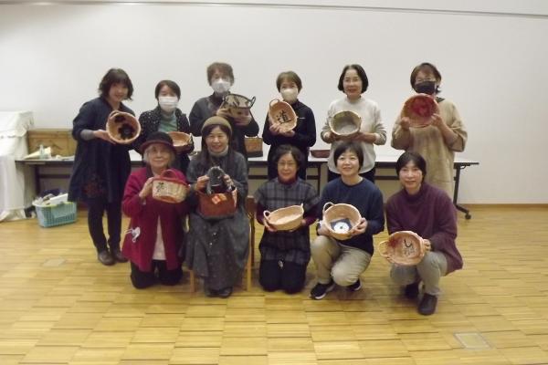 全員で作品を手に写真を撮りました