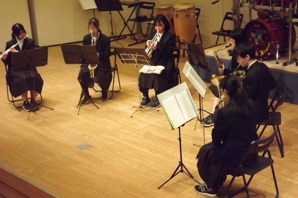 夜久野学園音楽部の演奏の風景です