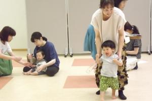 親子わくわく教室で子どもたちが遊んでいる様子です