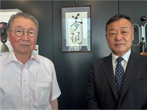藤田進様と廣田教育長の写真