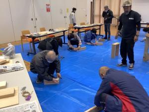 木箱を作成している様子です