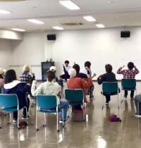 音に合わせて体操