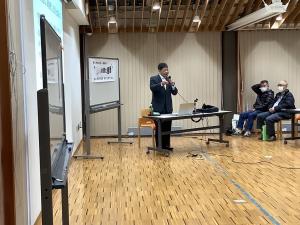 講演をされている講師の様子です