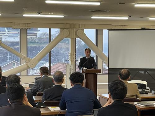 森下賢司産業建設委員長