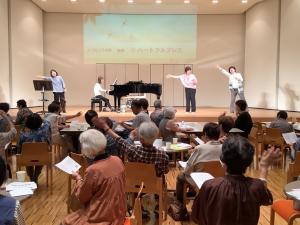 うたごえ喫茶の様子です