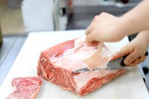 谷牧場のお肉。霜降りも見事です