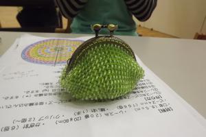 出来上がったビーズポーチの作品です