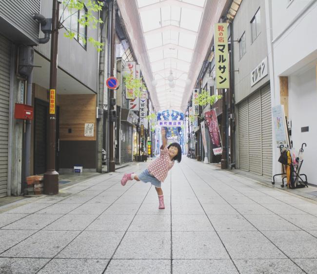 審査員特別賞「レトロ商店街とかわいすぎる住職」