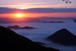 鬼嶽稲荷神社から見た雲海の画像