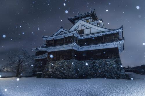 「夜城舞雪」越懸澤満